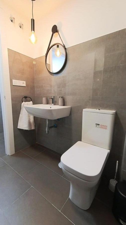 Alojamiento Los Naranjos Piscina Y Parking Gratuito Jaén Dış mekan fotoğraf
